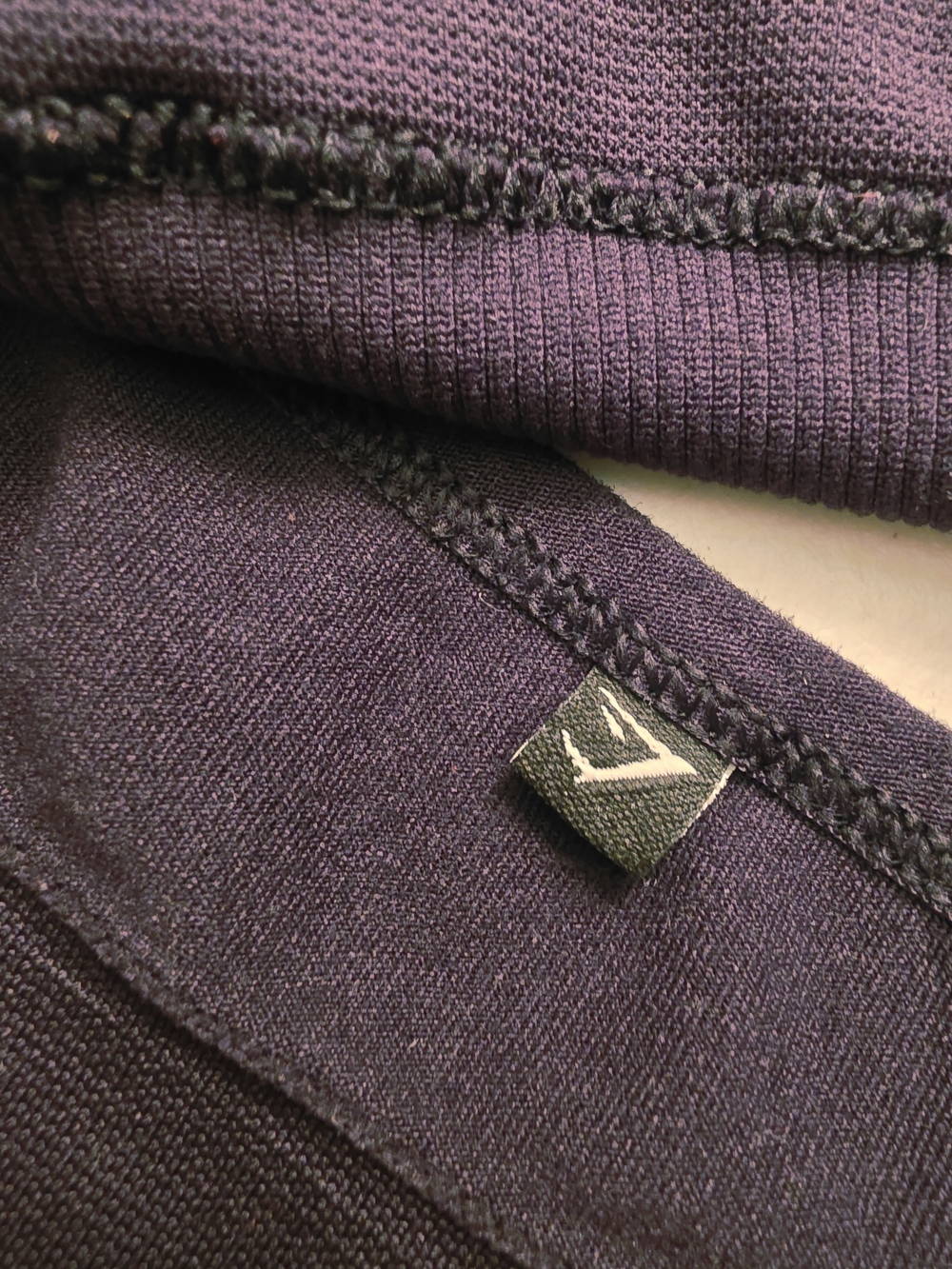 Gymshark Black Seamless Light Support Bralette with Logo Band - Picture 5 of 7